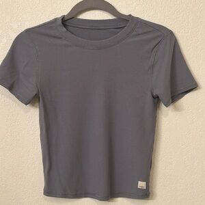 Vuori Pose Fitted Tee